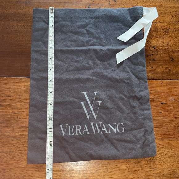 New Vera Wang Dust Bag - Picture 2 of 5